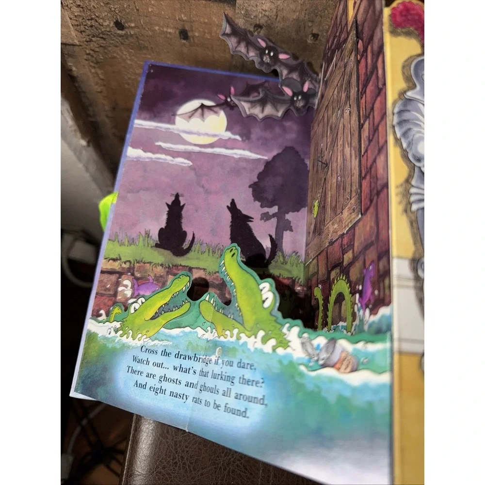 Ghostorama 3-D Diorama Pop-Up Haunted Halloween Castle Book Game Vintage‎ 1998